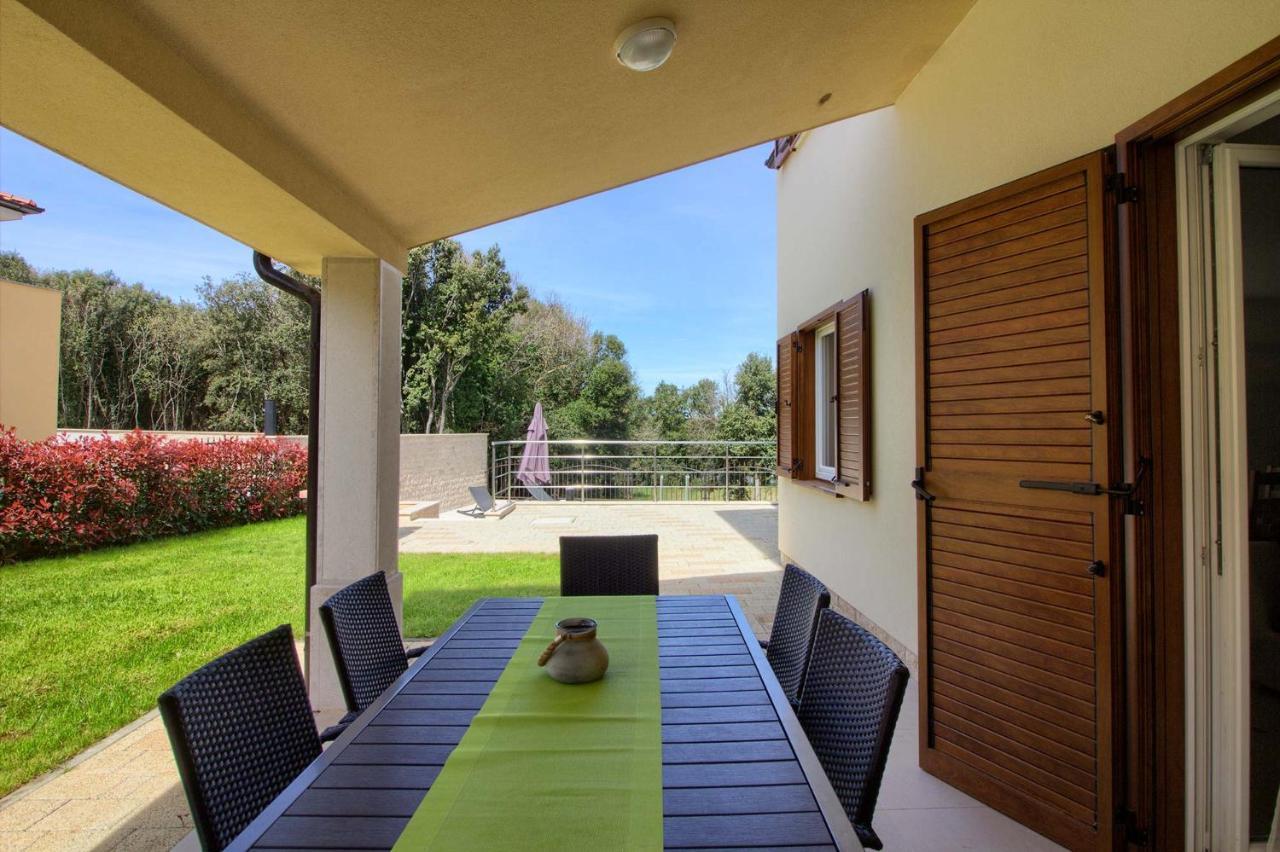 Villa Complex Of 2 Banjole-mar With 2 Private Pools For Up To 20 Persons 200m From The - Wiibuk *
